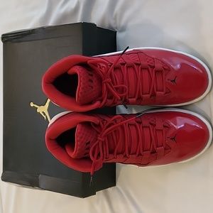 Jordan Max Aura, Men's 11.5, gym red/black-white-ice